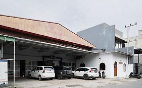Urbanview Hotel Cozy Samarinda By Reddoorz